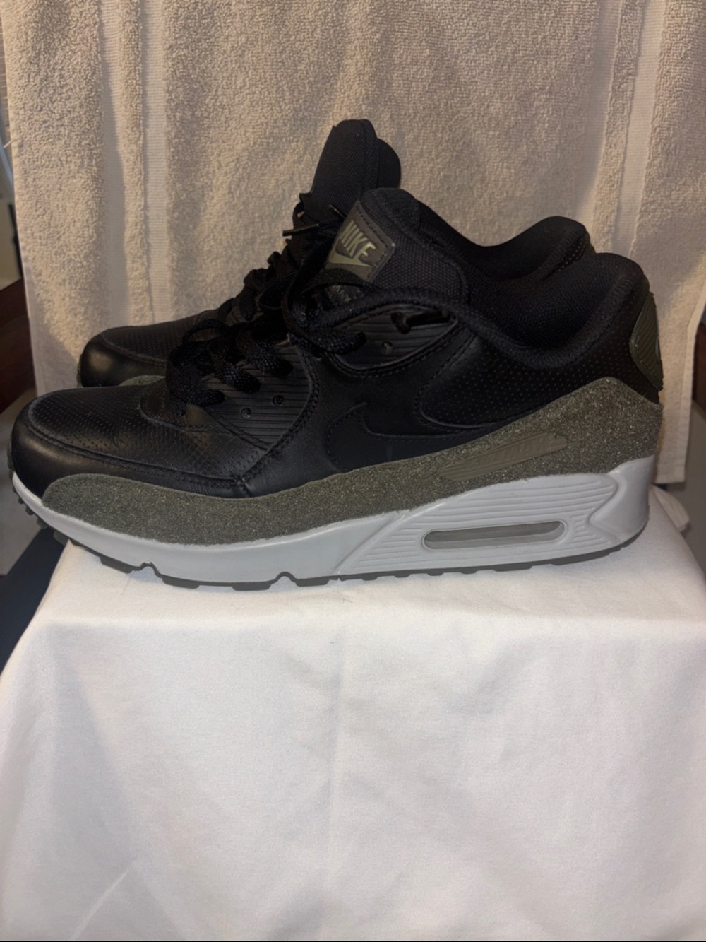 Nike Black and Olive Green Textured Air Max